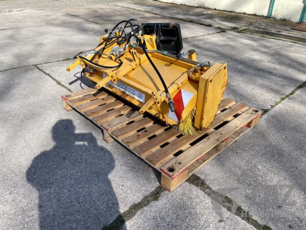 KIF Multicar Frontanbaubesen