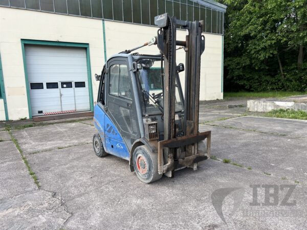 Linde Treibgasgabelstapler H30 T
