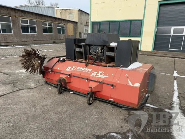 Grünig GSX 2400/800L Radlader Kehrmaschine