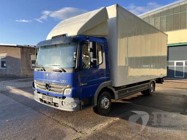 Mercedes Atego 818 Koffer