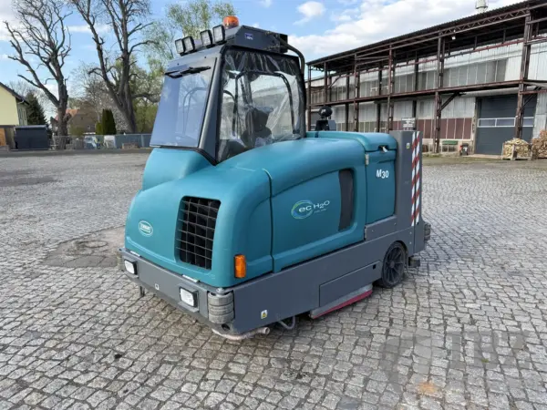 Tennant M30 Scheuersaugmaschine Kehrmaschine